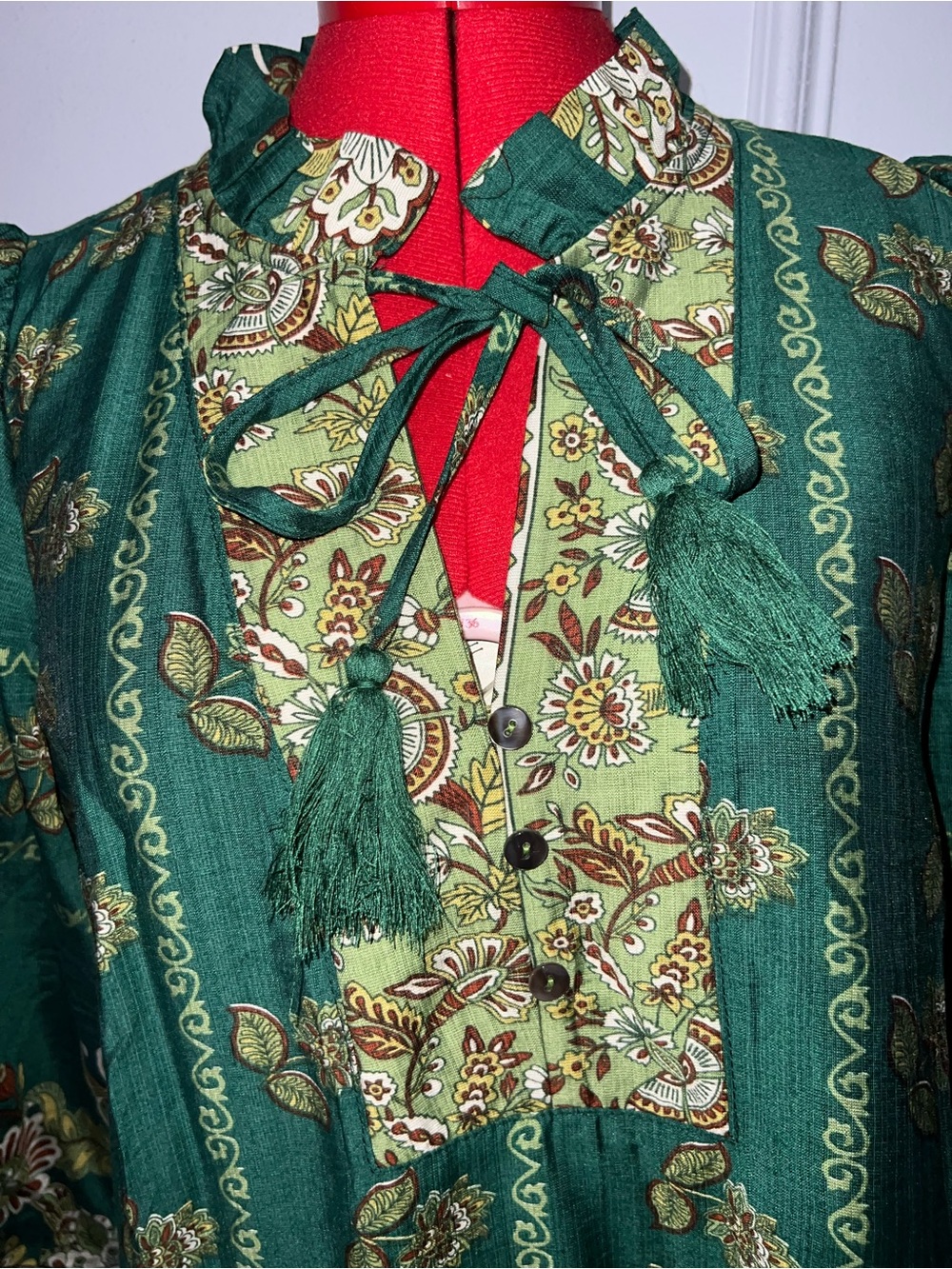 NWT Entro Green Boho Tassel Peasant Blouse size small - Picture 4 of 10
